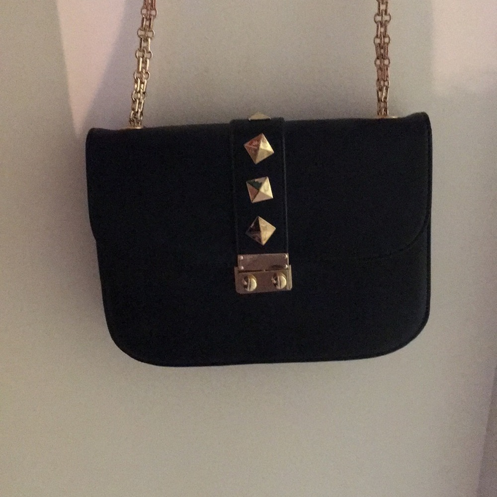Crossbody chain clutch